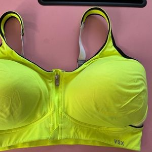Victoria's Secret Maximum Support Front-Close Sport Bra - size 38D